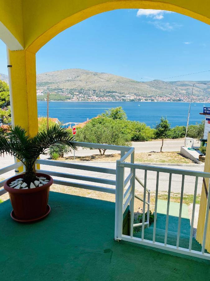 Apartment Vujcic Donji Okrug  エクステリア 写真