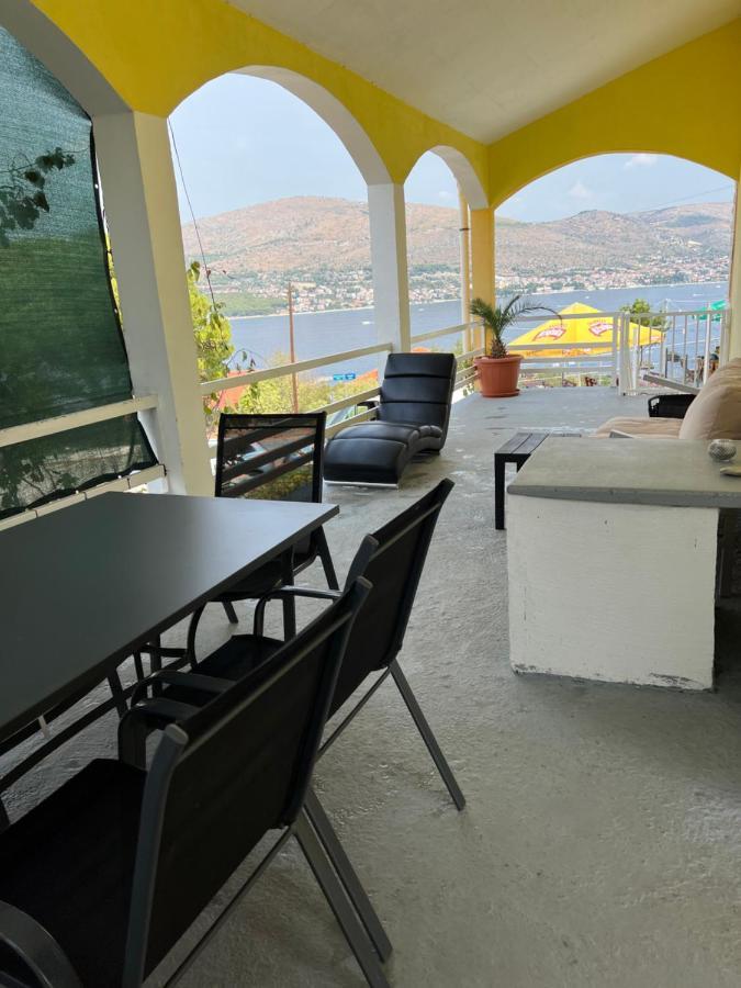Apartment Vujcic Donji Okrug  エクステリア 写真