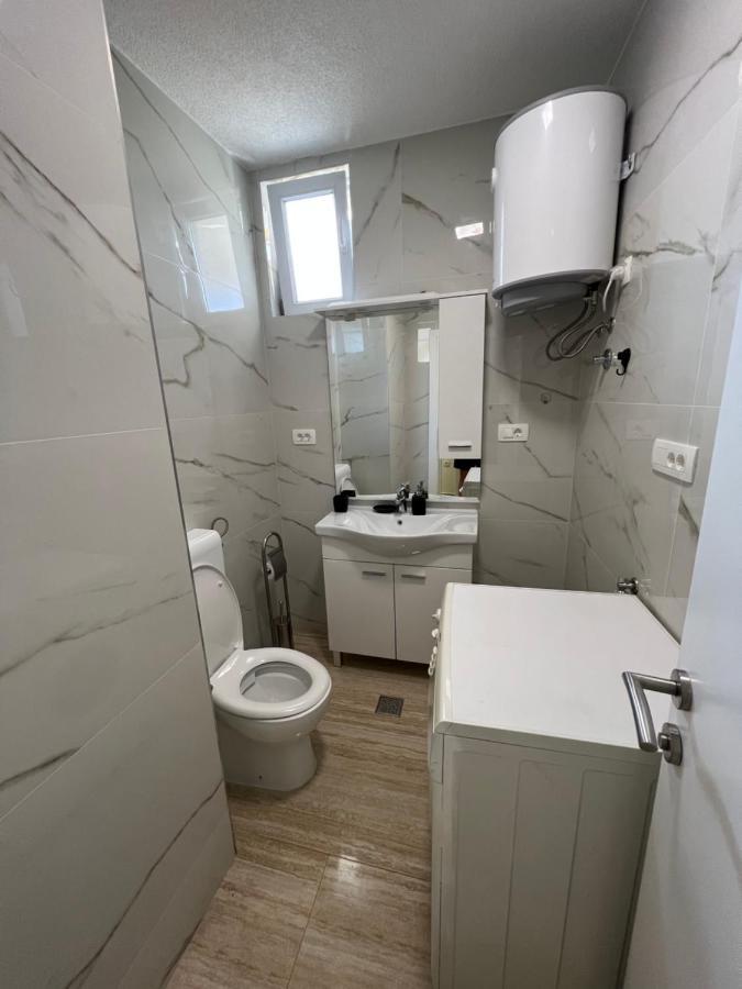 Apartment Vujcic Donji Okrug  エクステリア 写真