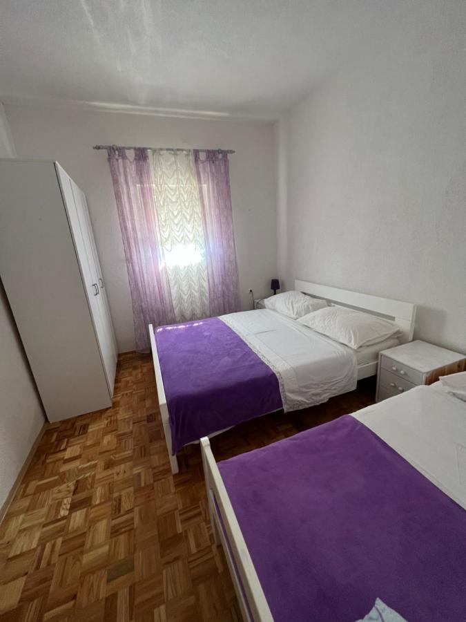 Apartment Vujcic Donji Okrug  エクステリア 写真