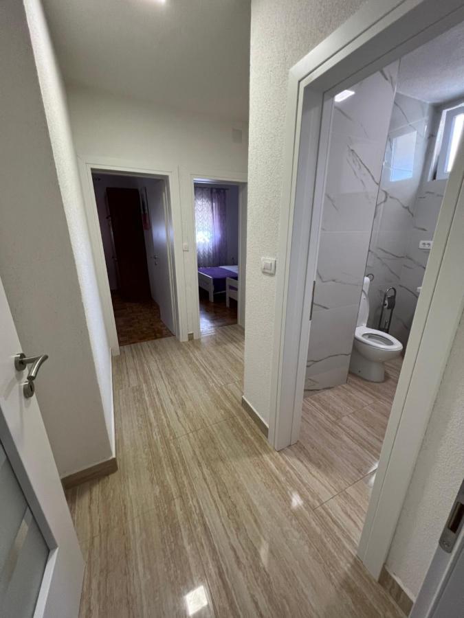 Apartment Vujcic Donji Okrug  エクステリア 写真