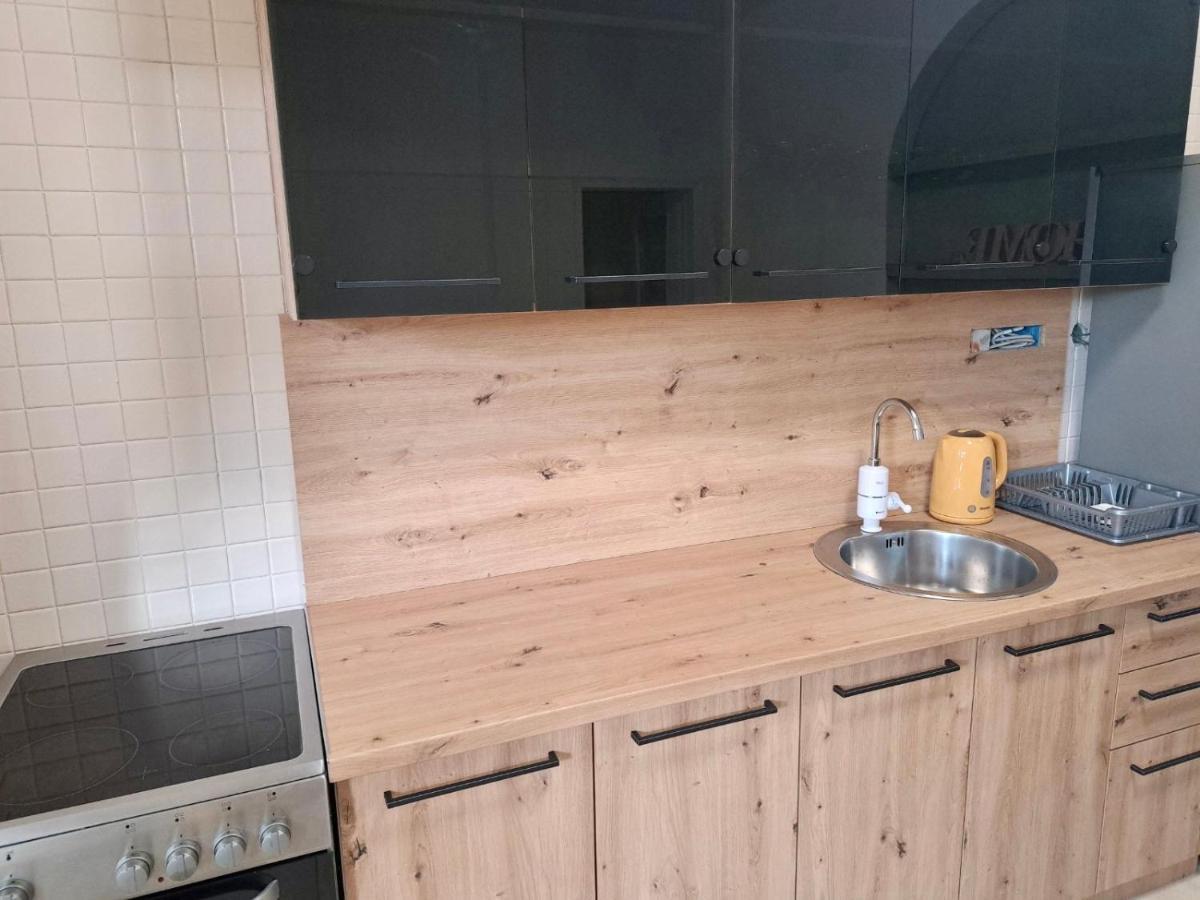 Apartment Vujcic Donji Okrug  エクステリア 写真